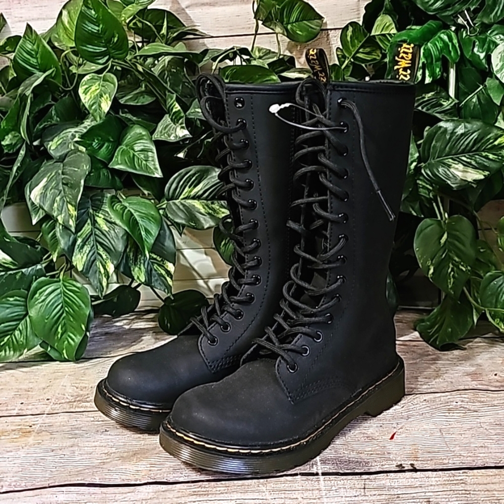 NWOT Dr. Martens 1914 Child Leather High Lace Up Boots Size 1